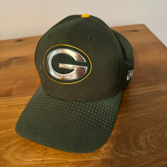 Green Bay Packers Hat - Picture 2 of 8